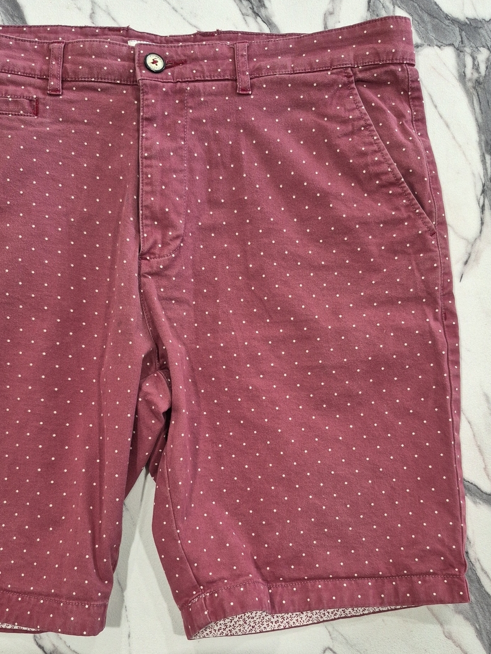 9" Cactus Man Ricky Singh Mens 34" Flat Front Shorts, Maroon Polka Dots